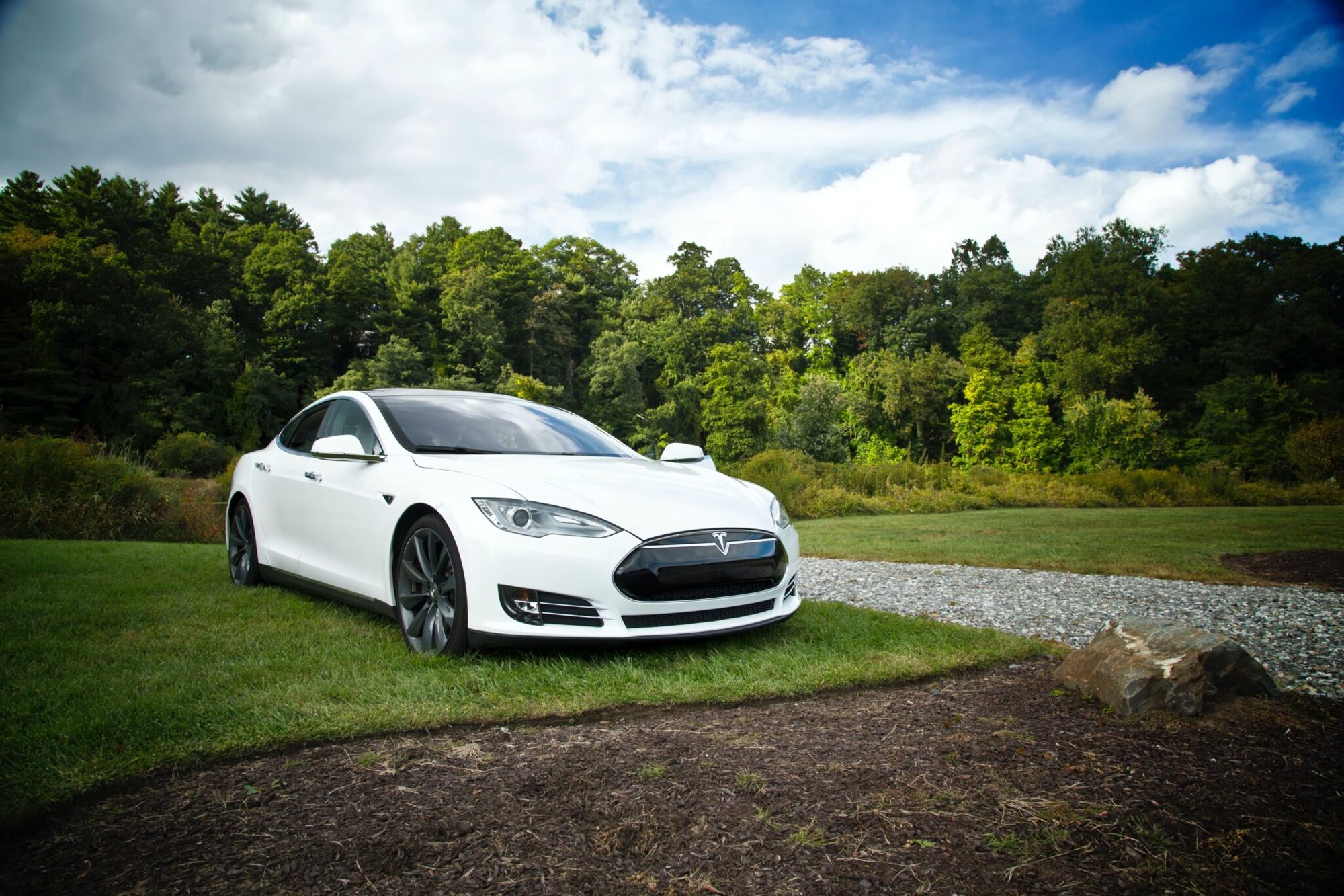 Top 5 benefits of buying a Tesla in Australia